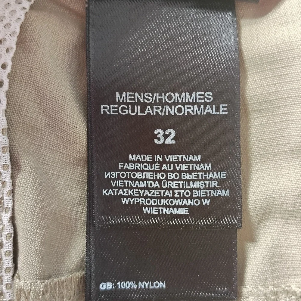 The North Face Mens 32 Khaki Tan Nylon Hiking Cargo‎ Shorts  Regular Fit